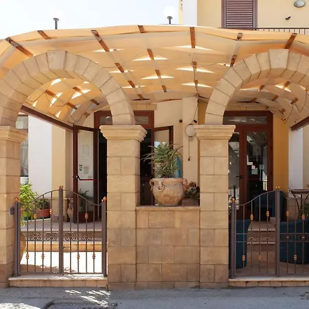 Sammartano Hotel 3*